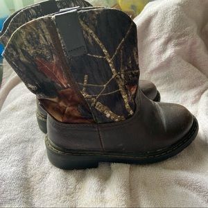 Boys boots